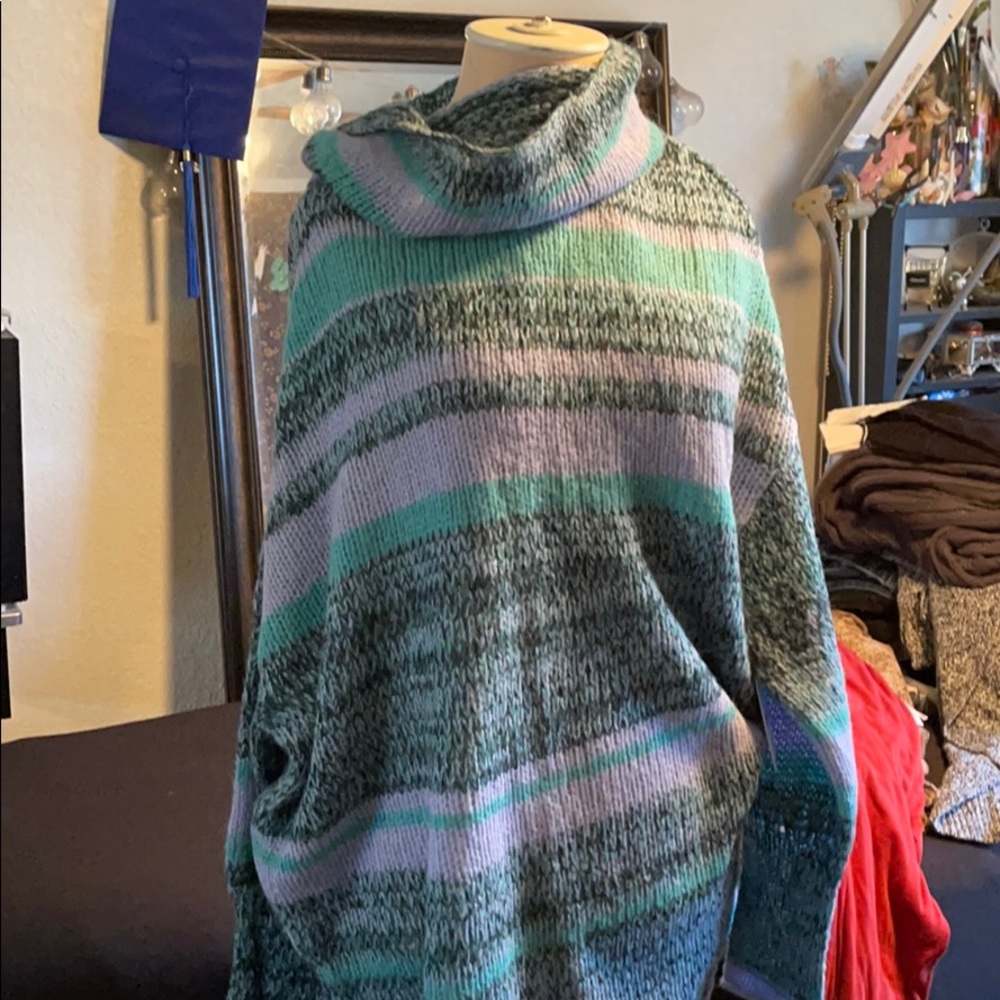 Sweater - Picture 3 of 6